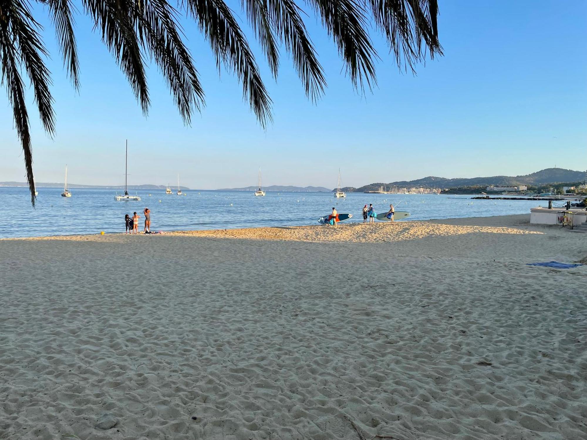 T3 A 300M Plage Avec Piscine Tennis لو لا فاندو المظهر الخارجي الصورة